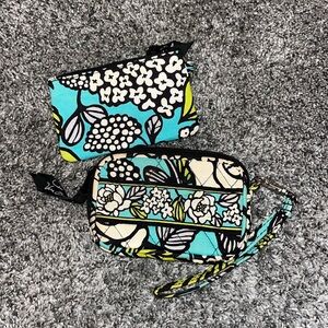 Vera Bradley matching wristlet and mini card holder